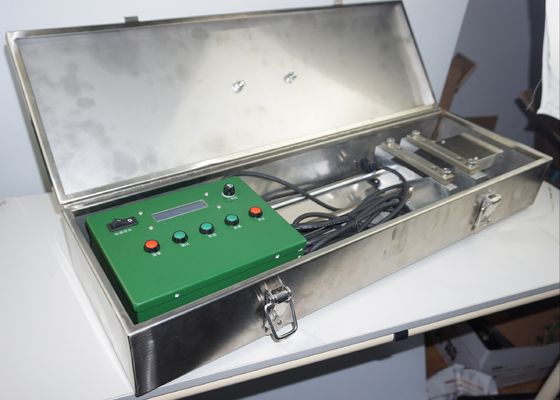 Testowanie próbki zgrzewania klinowego geomembrany Sprzęt do badania rozciągania 230 V Certyfikat CE